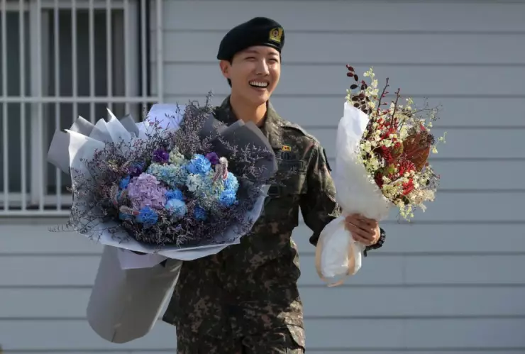 j_hope_bts_salida_militar