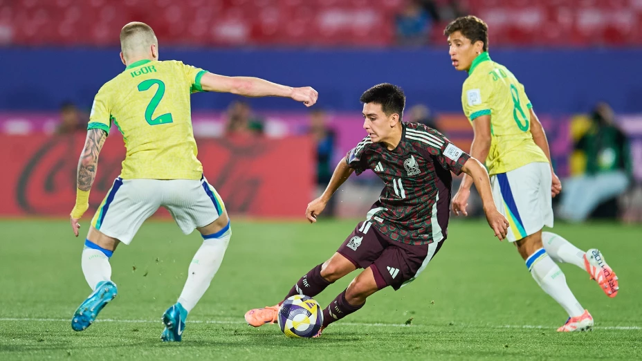 Gilberto Mora ante Brasil