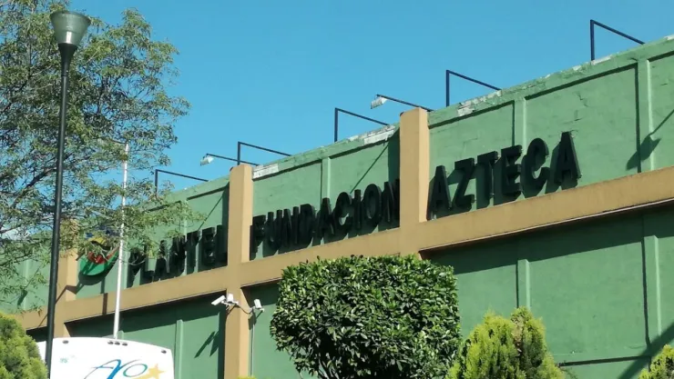Debate por vacaciones escolares: Fundación Azteca cuestiona tres meses sin clases