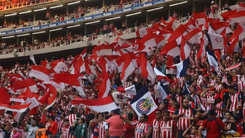Chivas vs Tigres afición Estadio Akron