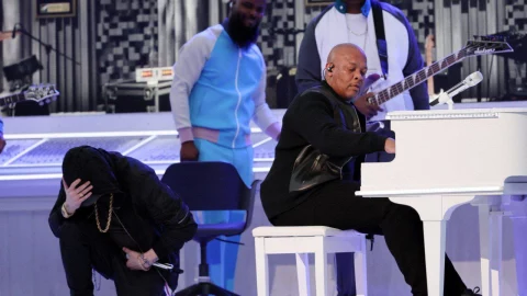 Eminem Super Bowl gesto.jpg