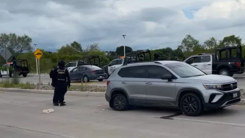 Camioneta baleada en el nuevo malecón