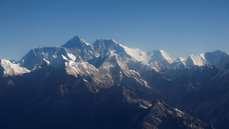 ¿Cuánto cuesta subir al monte Everest?