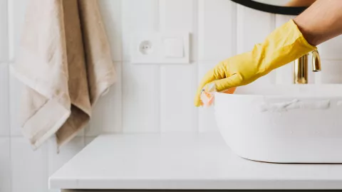 Esta es la mezcla de ingredientes naturales que elimina la cal en los grifos de una vez por todas