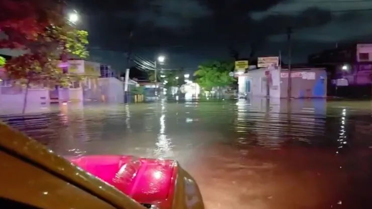 Lluvias en Mazatlán por la noche