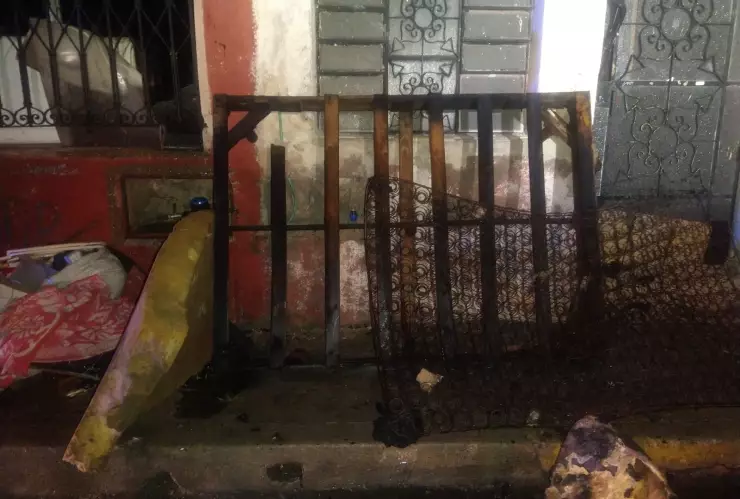 Reportan fuerte incendio en una casa en la colonia Centro, en Mérida