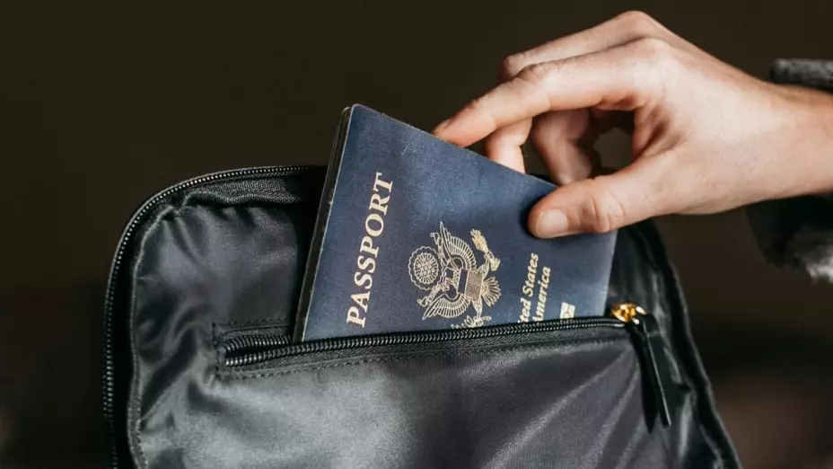 Descubre los requisitos esenciales para renovar tu pasaporte americano en 2025 y evita rechazos inesperados