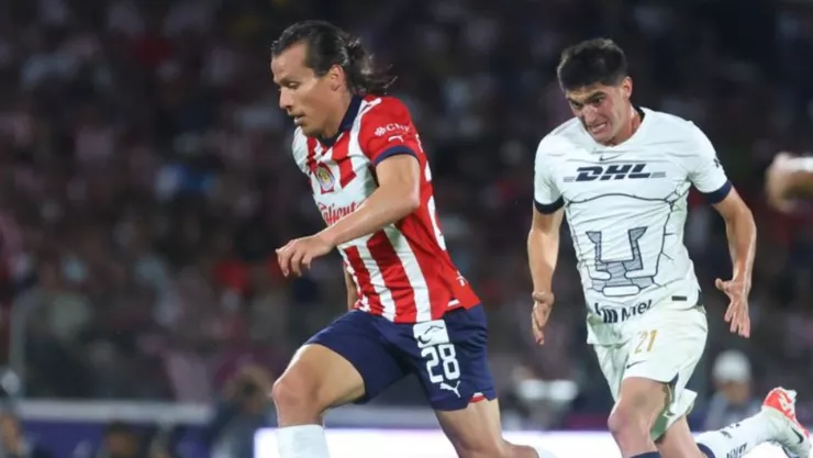Pumas vs Chivas hoy EN VIVO Online. Partido de Chicharito en Liga MX 2025