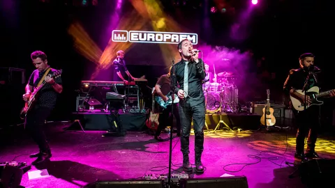 Harán concierto en Barcelona con 5 mil personas, tras prueba libre de COVID-19