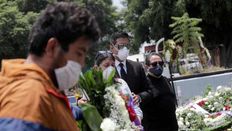 covid-19 embajada china homenaje.jpg