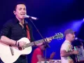 Flor tiene que trabajar con el tema musical “Arroyito” del grandioso Fonseca.