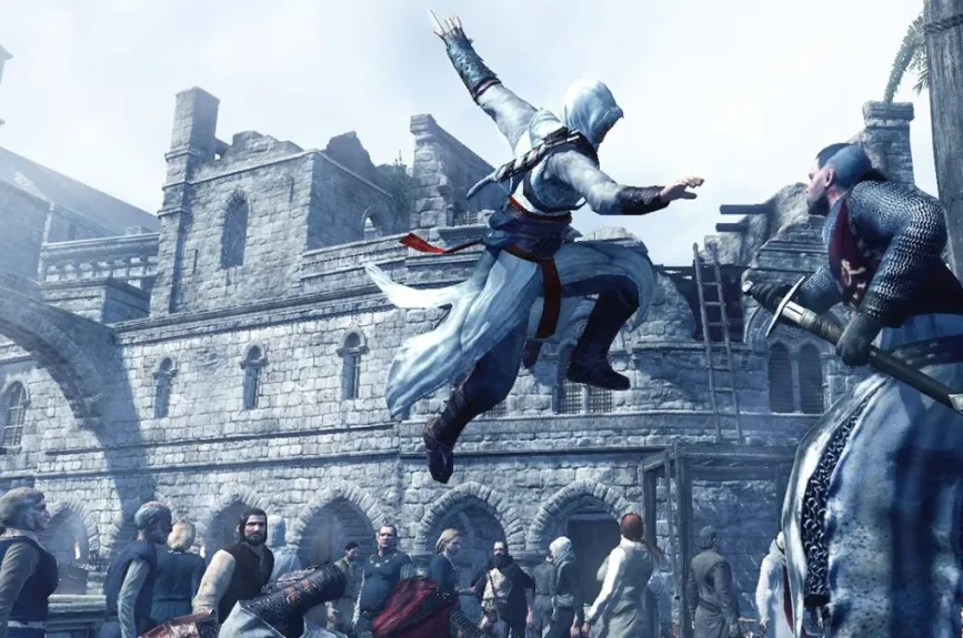 Assassin’s Creed (2007)
El juego que lo empezó todo, con Altaïr en la Tercera Cruzada. Aunque fue revolucionario en su momento, su jugabilidad repetitiva lo hace sentir anticuado hoy en día.
Crédito: Ubisoft Montréal