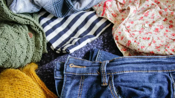 Tianguis de ropa de paca de marcas de lujo