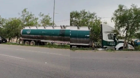 Tráiler pierde el control y termina SALIÉNDOSE del Anillo Periférico de Mérida; ¿Hay heridos?