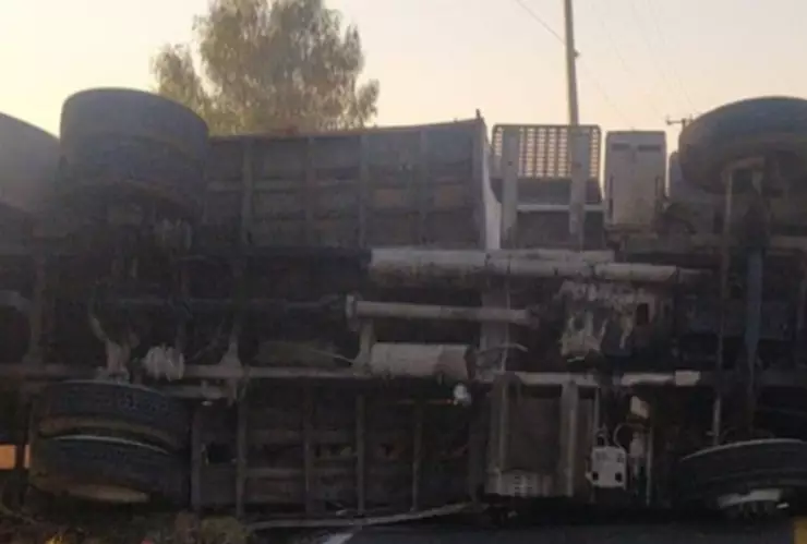 volcadura carretera tecamachalco-xochitlán