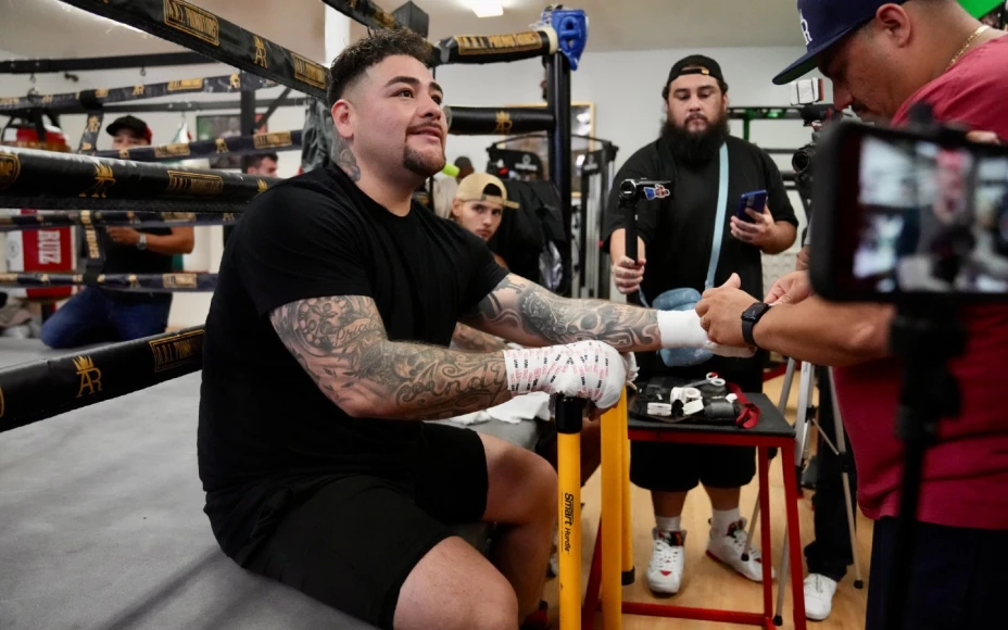 Andy Ruiz en entrenamiento para pelea ante Luis Ortiz