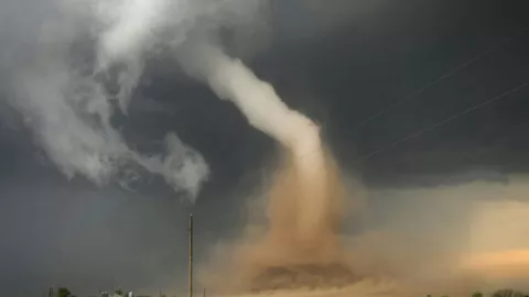 Advierten sobre un aumento en la formación de un ciclón tropical durante el fin de semana en México