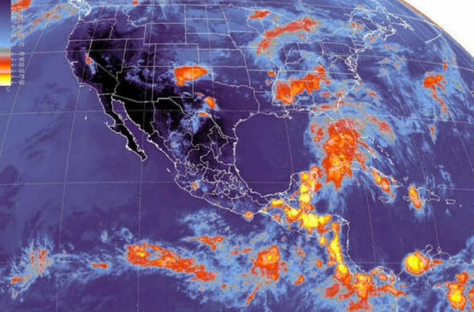 La perturbación atmosférica que desde el sábado pasado se ubica al centro del Golfo de México se convirtió este miércoles en la tormenta tropical Andrea