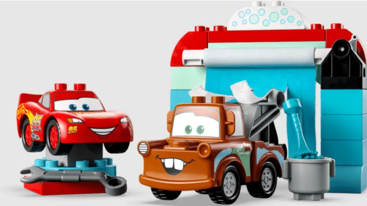 LEGO Cars DUPLO Autolavado con el Rayo McQueen y Mate.jpg
