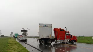 Accidente de tráiler paraliza la autopista Amozoc-Perote hoy; bloquea ambos sentidos tras impacto