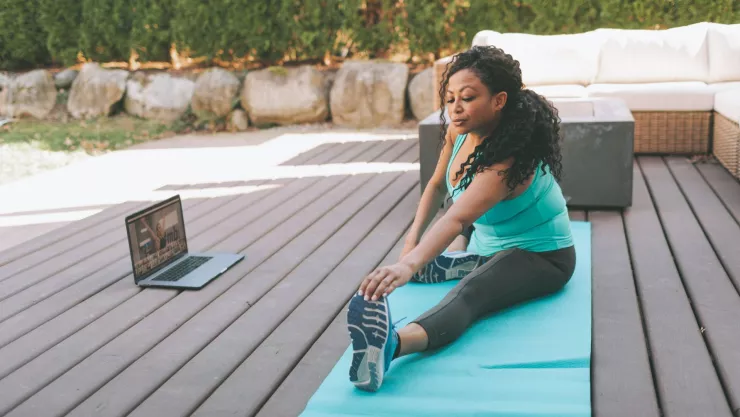 ¿Cuál es la rutina casera con resultados similares a los del gimnasio?
