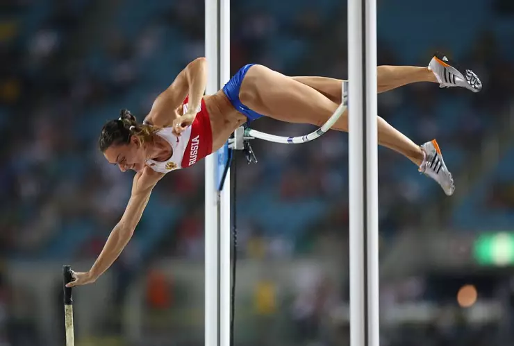 Yelena Isinbayeva, Rusia