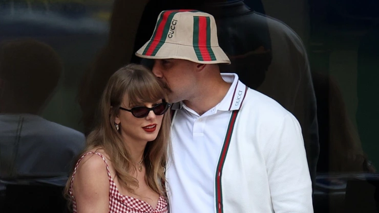 Taylor Swift apoya la carrera como actor de Travis Kelce