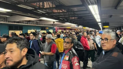 Este mi&eacute;rcoles se registran retrasos en el Metro CDMX