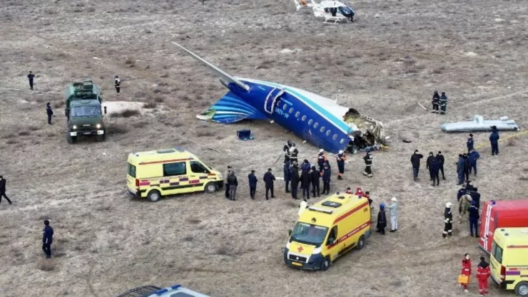 Avión de Azerbaijan Airlines se estrella