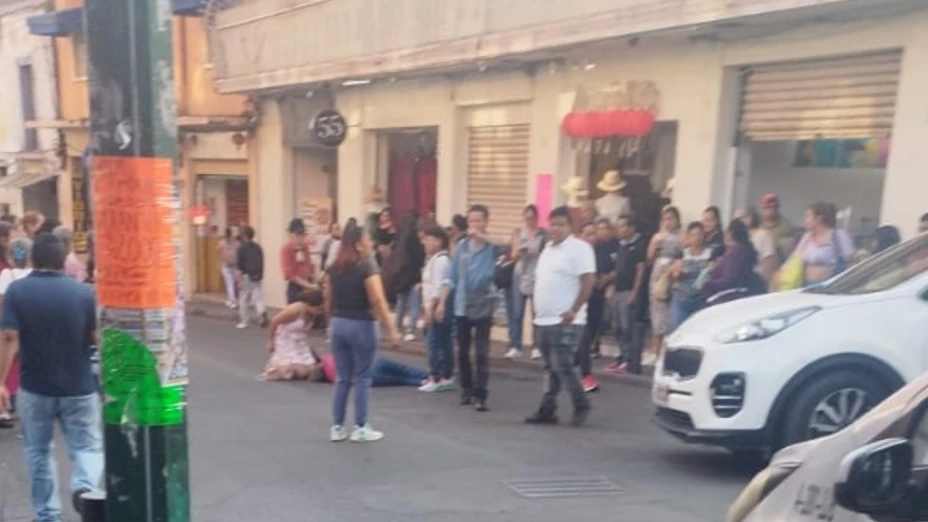 Atropellan a una mujer en pleno Centro de Cuernavaca.