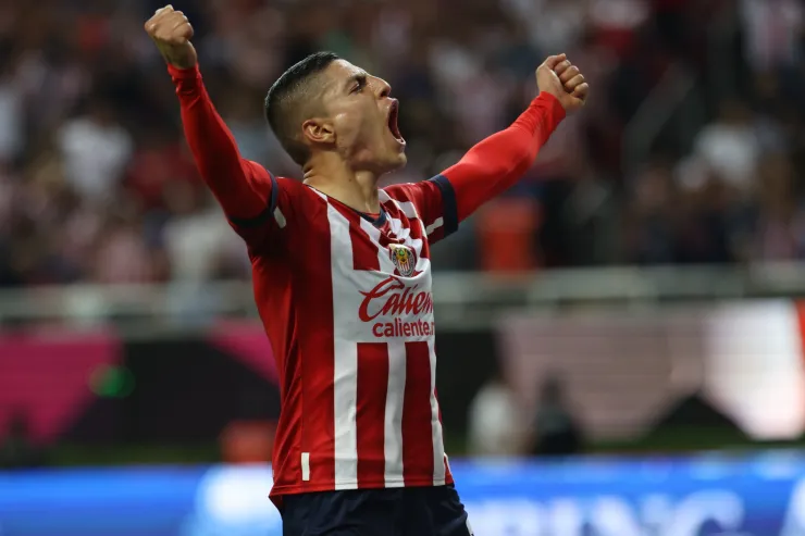 Ronaldo Cisneros Chivas