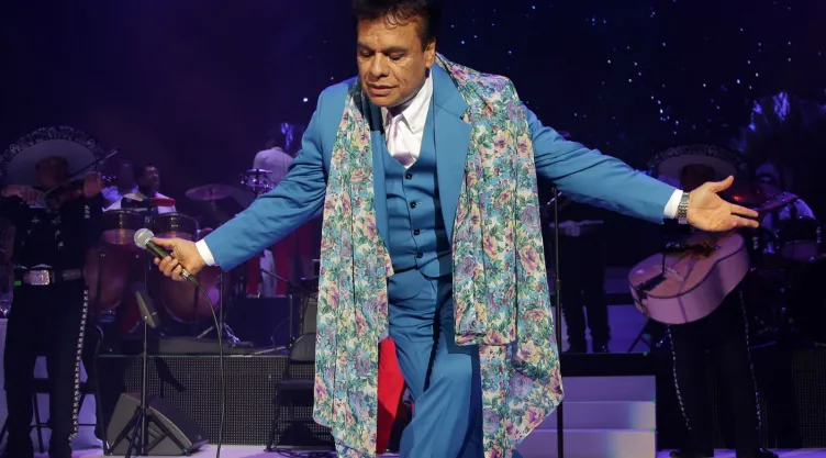 Pepe Zavala, quién colaboró con el cantante, también ha difundido “pruebas” de que Juan Gabriel está vivo.