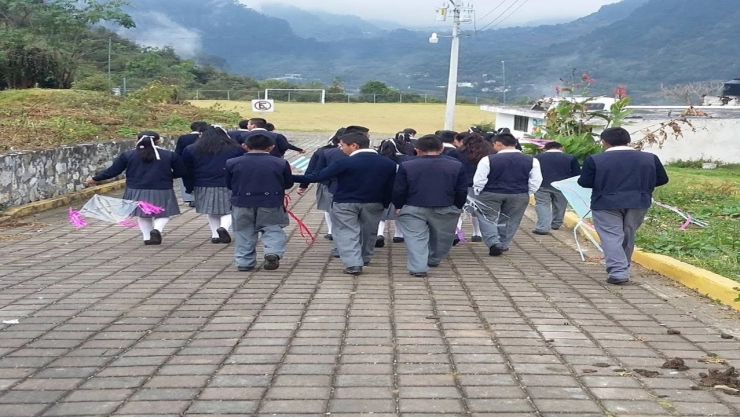 Muere un niño de 12 años en una Telesecundaria, en Acolman, Estado de México cuando se encontraba en pleno receso