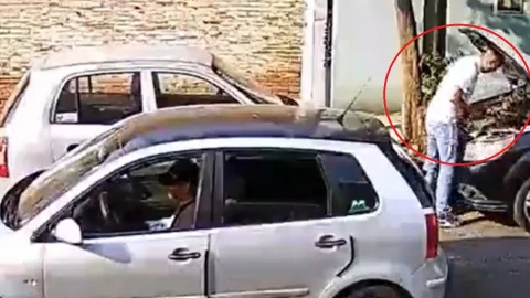 Roban batería de auto estacionado en la colonia La Paz, Puebla