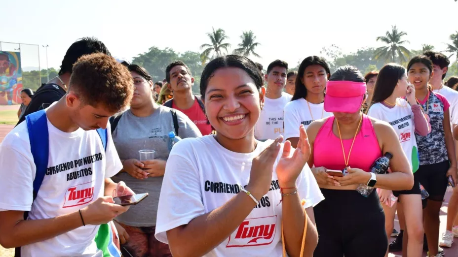 Lanza convocatoria para la carrera “Corriendo por nuestros abuelitos”.jpg