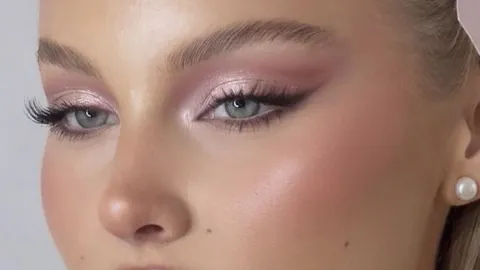 El maquillaje rose gold da un toque romántico a cualquier estilo