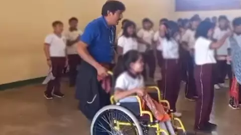 VIDEO_ Maestro de Kantunilkin se viraliza aplicar la inclusión en su materia