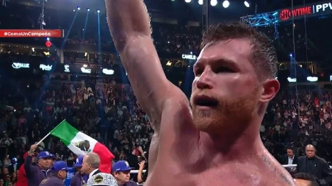 ¡Viva México! Saúl Canelo Álvarez vence a Jermell Charlo
