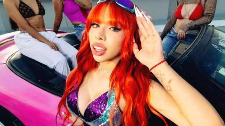 VIDEO_ Voz de Yeri Mua durante show EN VIVO genera polémica en redes sociales