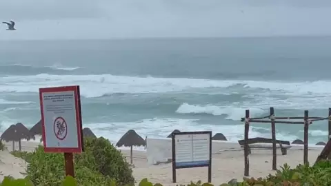 Tormenta Tropical Alberto causa efectos en el mar de Cancún_ VIDEO.jpg
