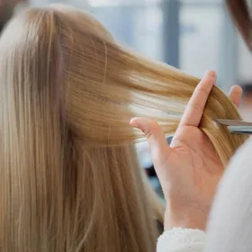 4 cortes de cabello capas largas que estilizan el rostro y devuelven la vitalidad en una sola pasada.jpg