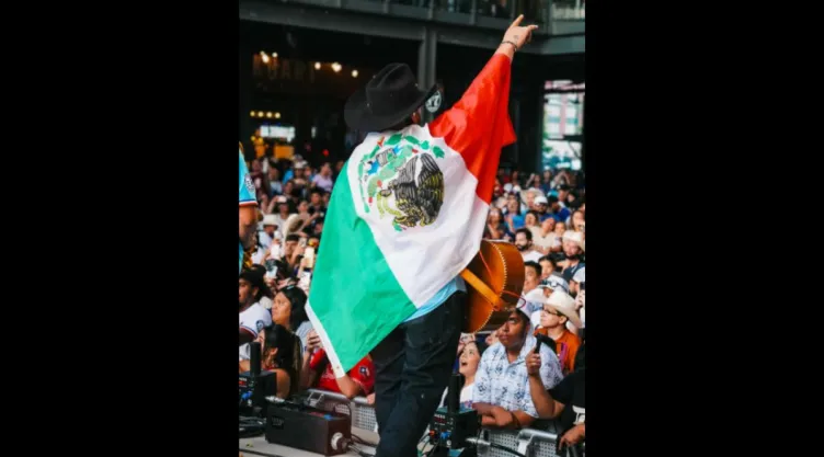 De los escenarios del regional mexicano a repartidor al delivery