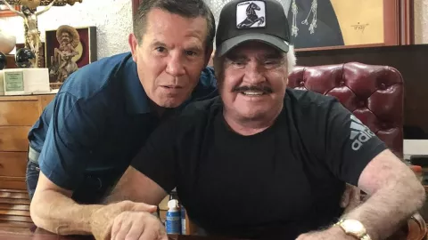 Julio César dedica emotivo mensaje a Vicente Fernández 