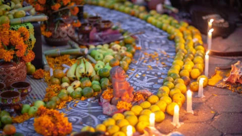 ¿Cuánto se debe esperar para poner en el altar de muertos a un recién fallecido.png