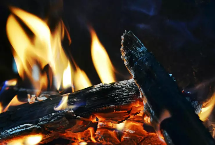 Fogatas en año nuevo en el AMG.jpg