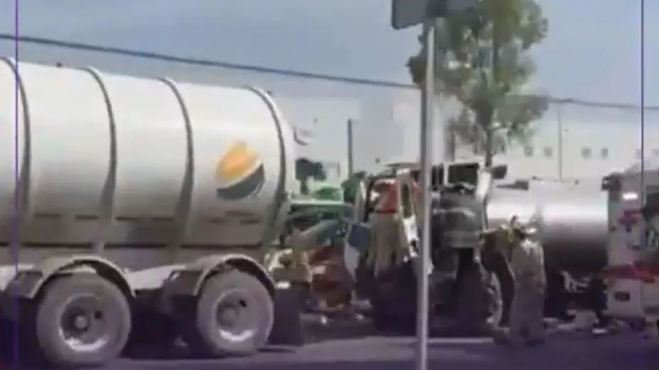 ¡Un completo caos! Choque entre vehículos pesados colapsa la Carretera a Chapala