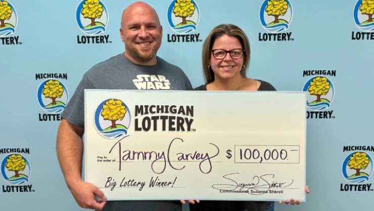 Mujer gana la lotería en Michigan con ayuda de ChatGPT