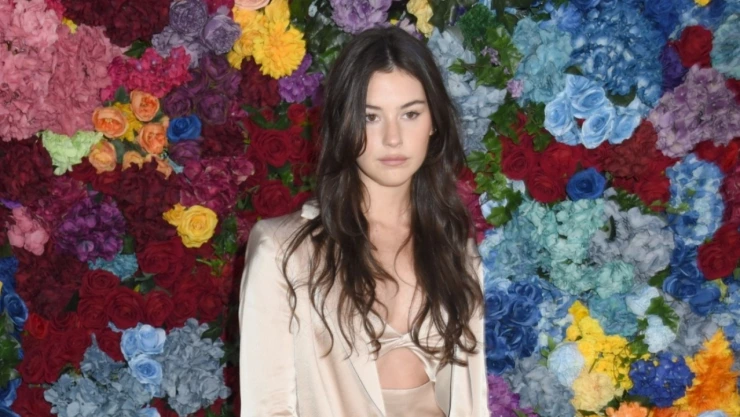 Gracie Abrams dice que es diferente a Taylor Swift