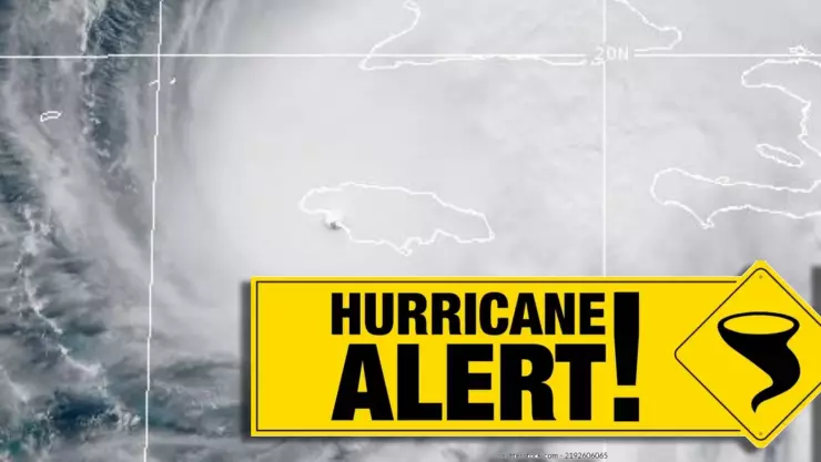 Huracán Melissa EN VIVO: Toca tierra en Jamaica como ciclón de Categoría 5 | Trayectoria HOY, 28 de octubre, y alerta en Jamaica