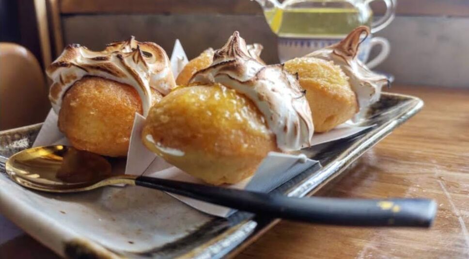 El lenguaje de los cubiertos en la mesa